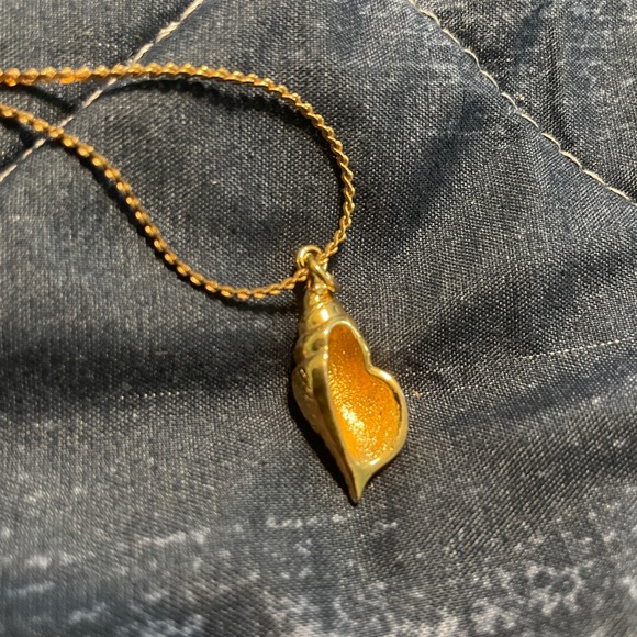 Sarah Coventry Vintage Seashell Necklace - Picture 3 of 6